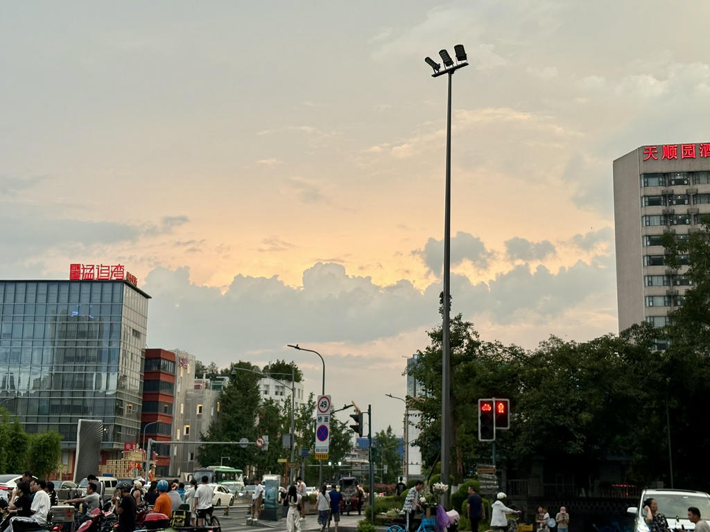 遠眺晚上的雲