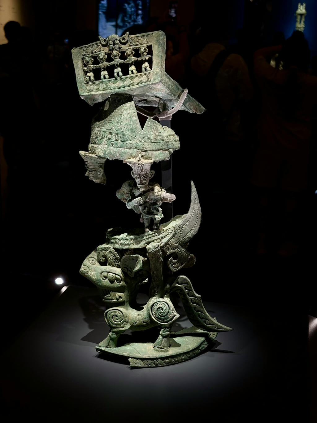 青銅神壇