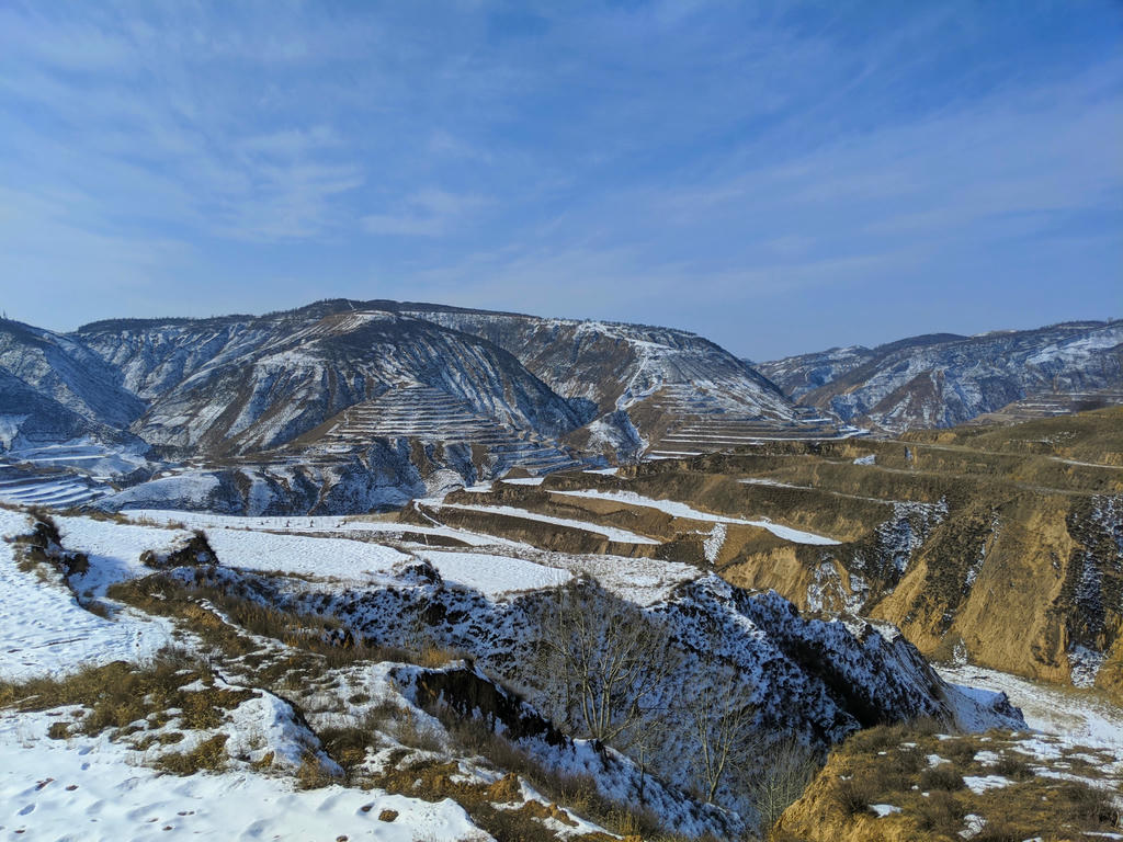 山上雪景