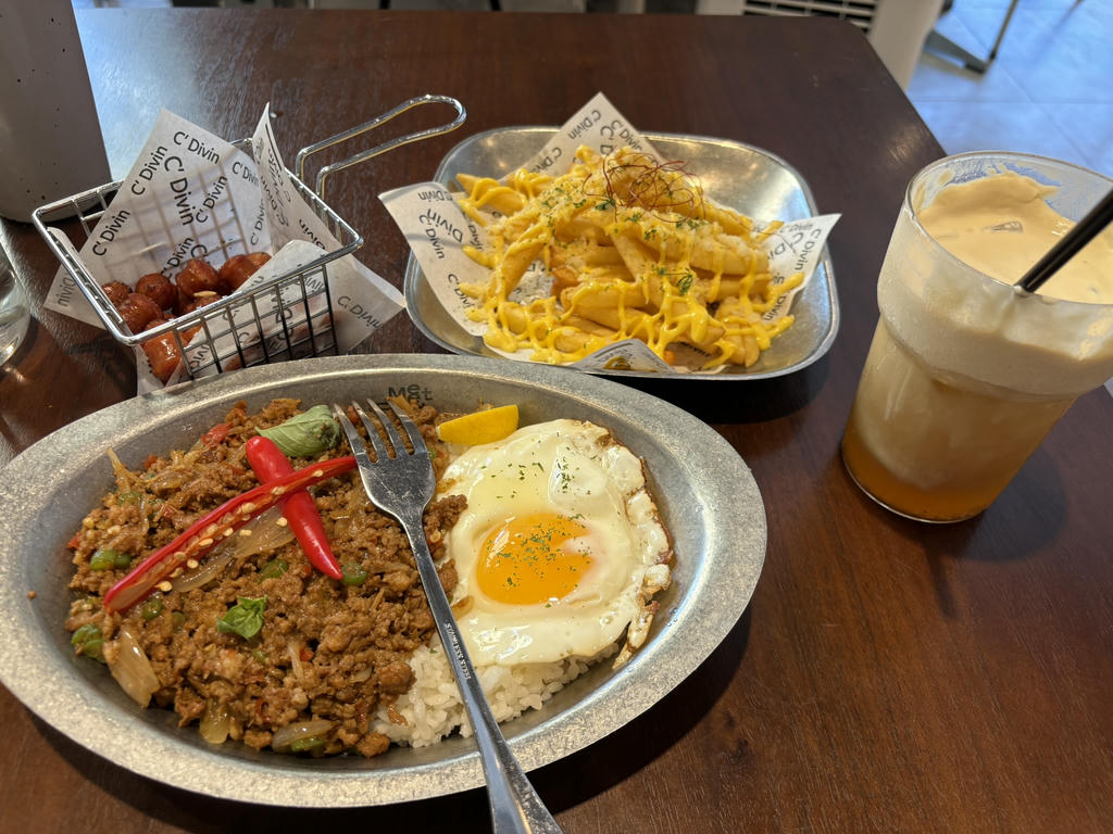 黃油啤酒和泰式打拋飯